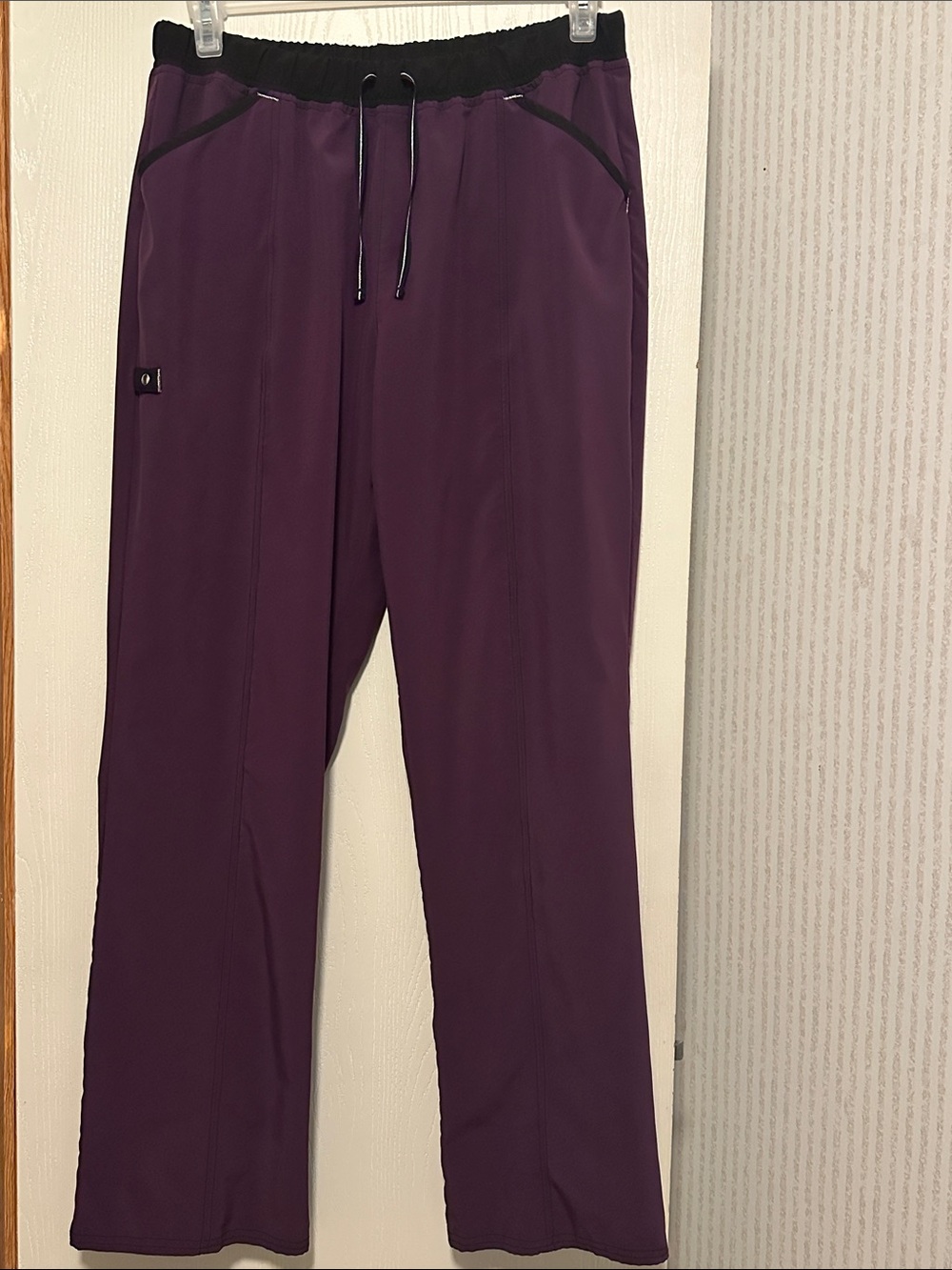 Set Women’s Drawstring scrubs